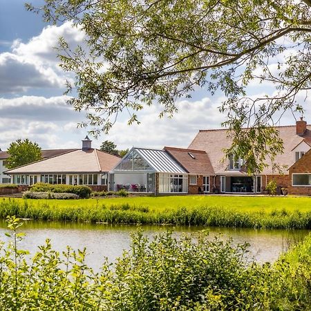 Kingfisher Hotel, Golf And Country Club Milton Keynes Esterno foto