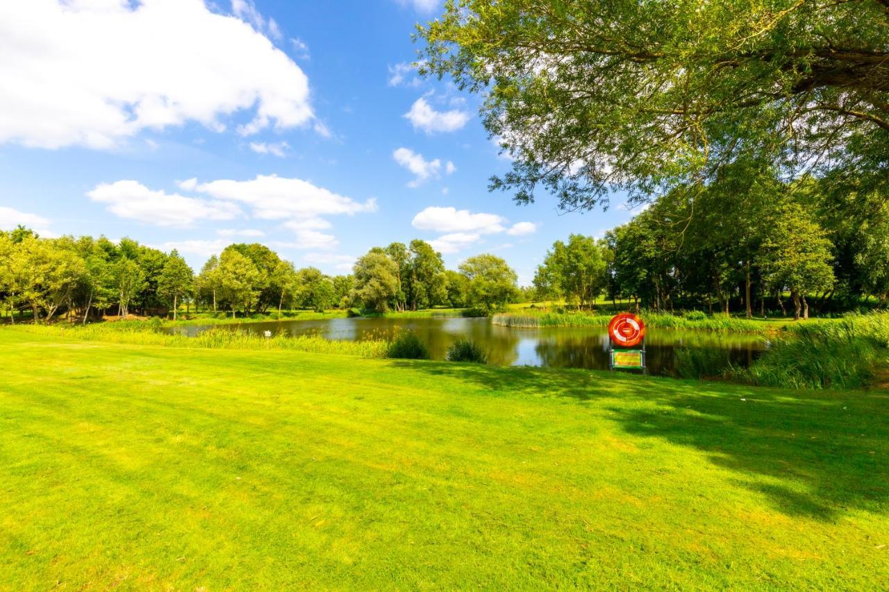 Kingfisher Hotel, Golf And Country Club Milton Keynes Esterno foto