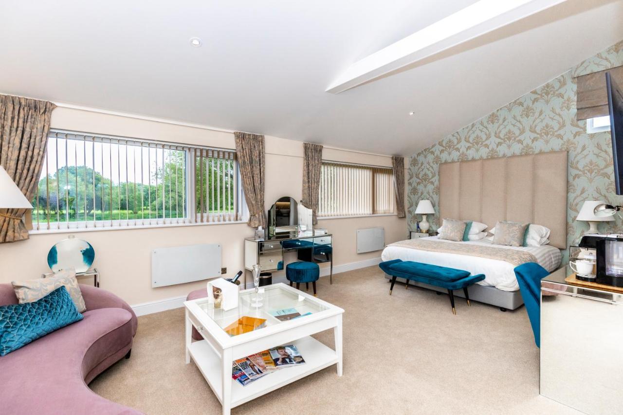 Kingfisher Hotel, Golf And Country Club Milton Keynes Esterno foto