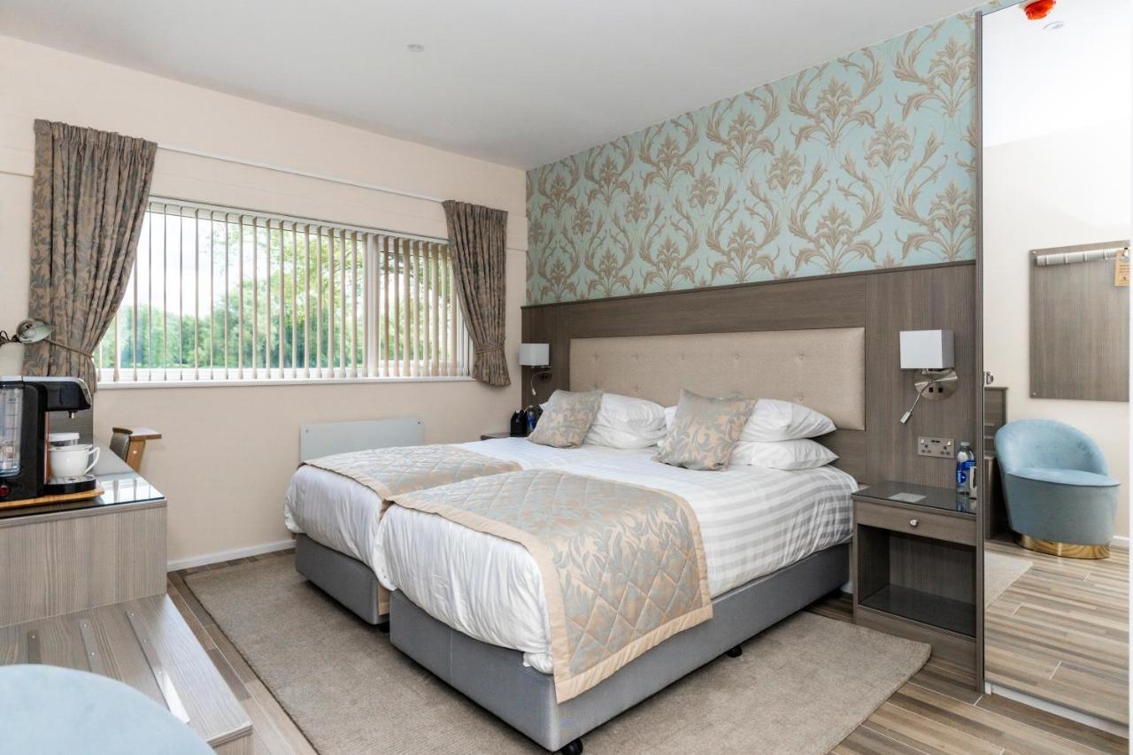 Kingfisher Hotel, Golf And Country Club Milton Keynes Esterno foto