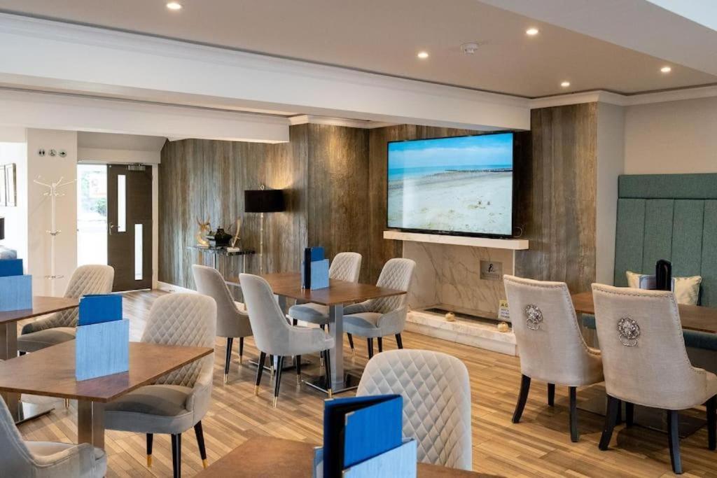 Kingfisher Hotel, Golf And Country Club Milton Keynes Esterno foto